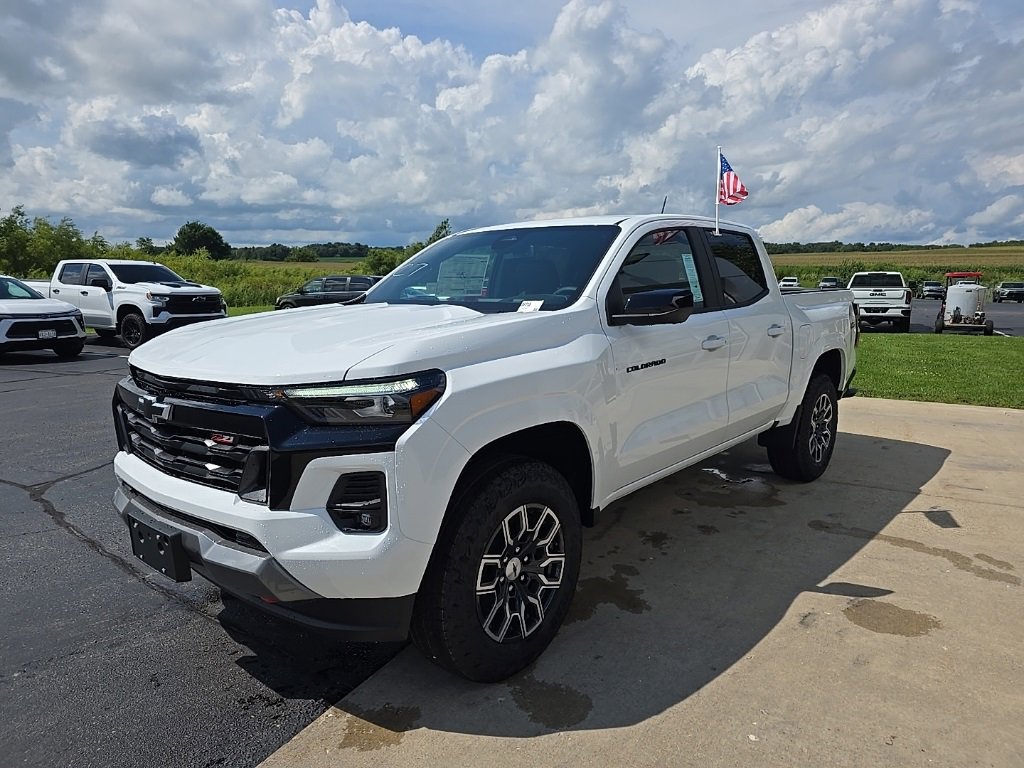 2026 Chevrolet Colorado Z71 photo 3