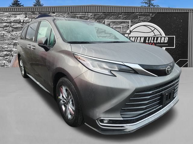 2026 Toyota Sienna Limited's photo