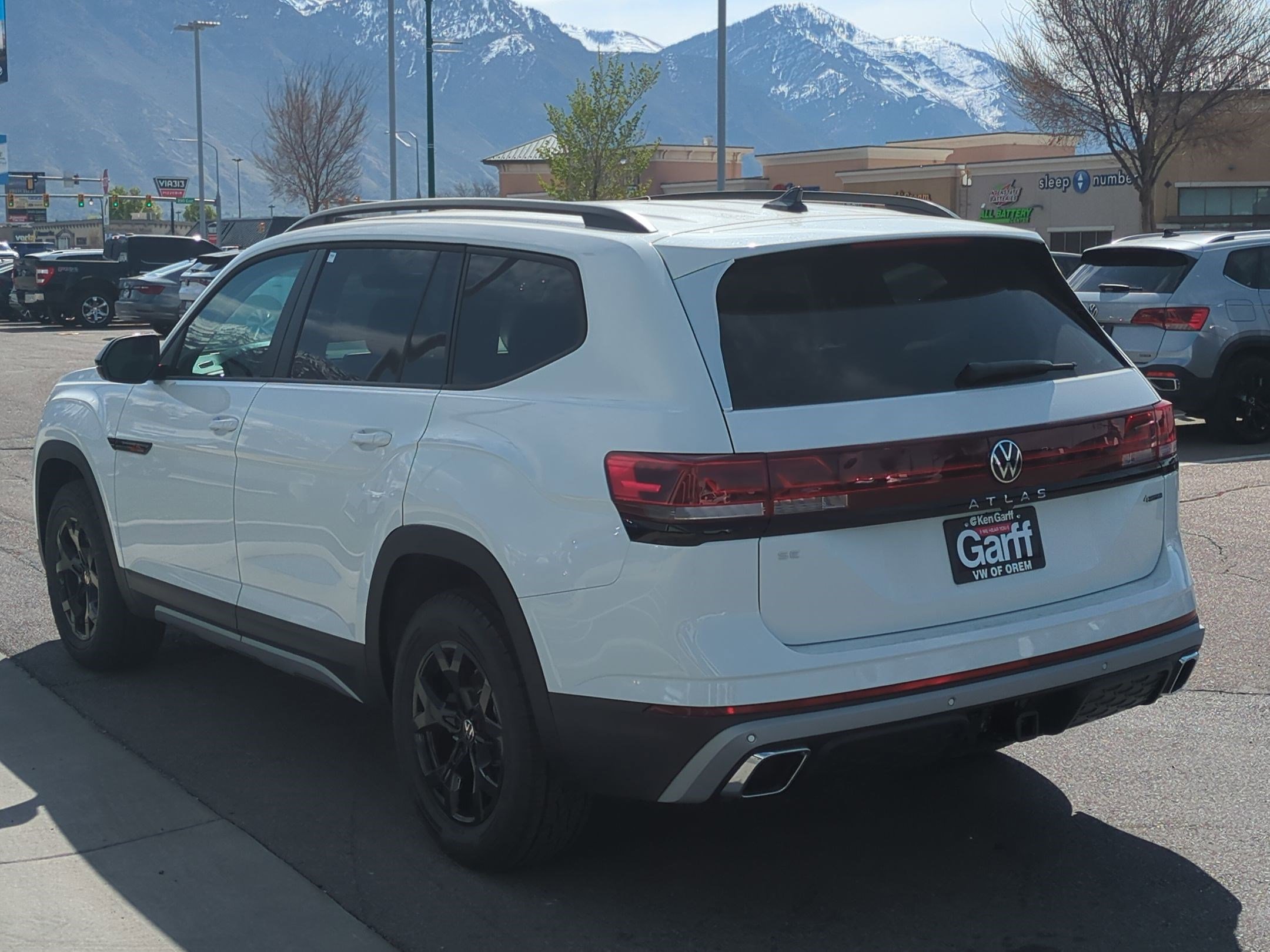 2025 Volkswagen Atlas Peak Edition SE photo 5