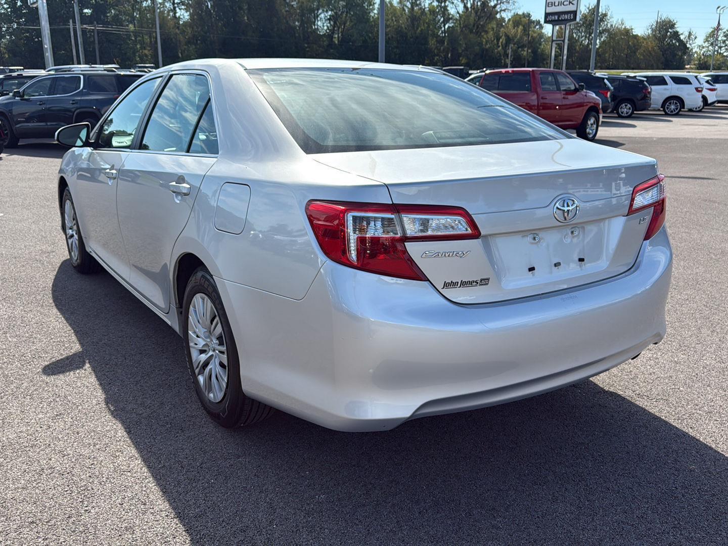 2014 Toyota Camry L photo 13