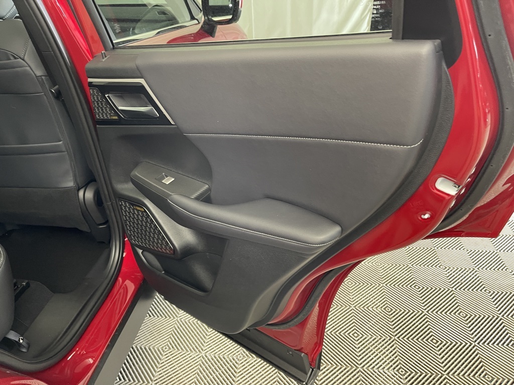 2025 Mitsubishi Outlander SE photo 30