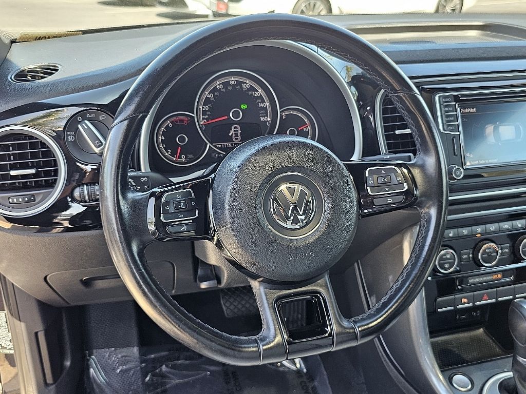 2018 Volkswagen Beetle SE photo 25