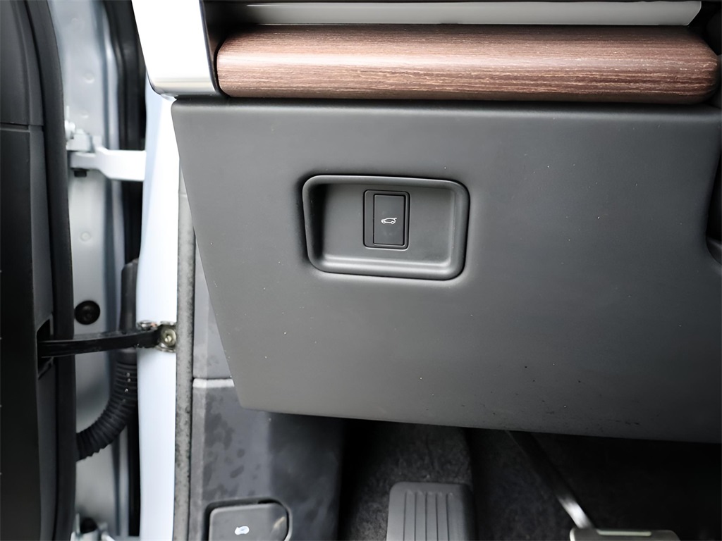 Certified 2024 Land Rover Range Rover SE with VIN SALKPBFU5RA217067 for sale in Kansas City
