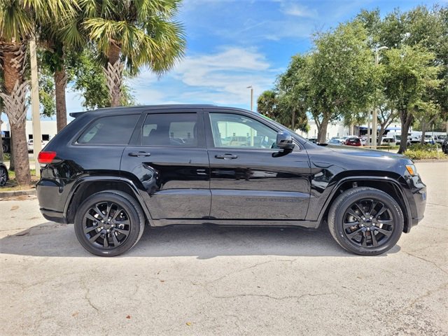 2020 Jeep Grand Cherokee Altitude photo 3