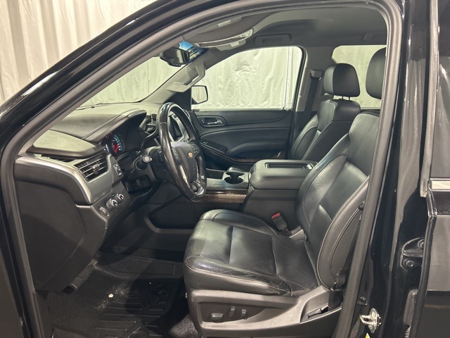 2018 Chevrolet Suburban LT photo 6