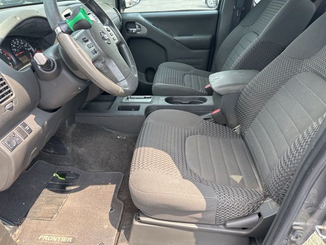 2017 Nissan Frontier SV photo 7