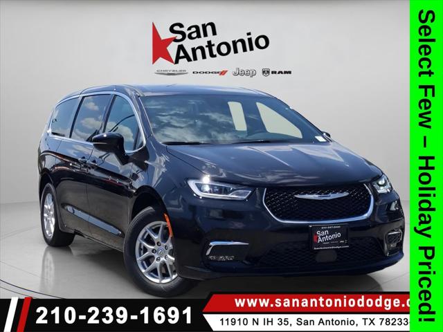 2026 Chrysler Pacifica Select's photo