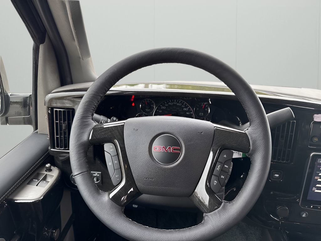 2025 Gmc Savana Cargo 2500 photo 25