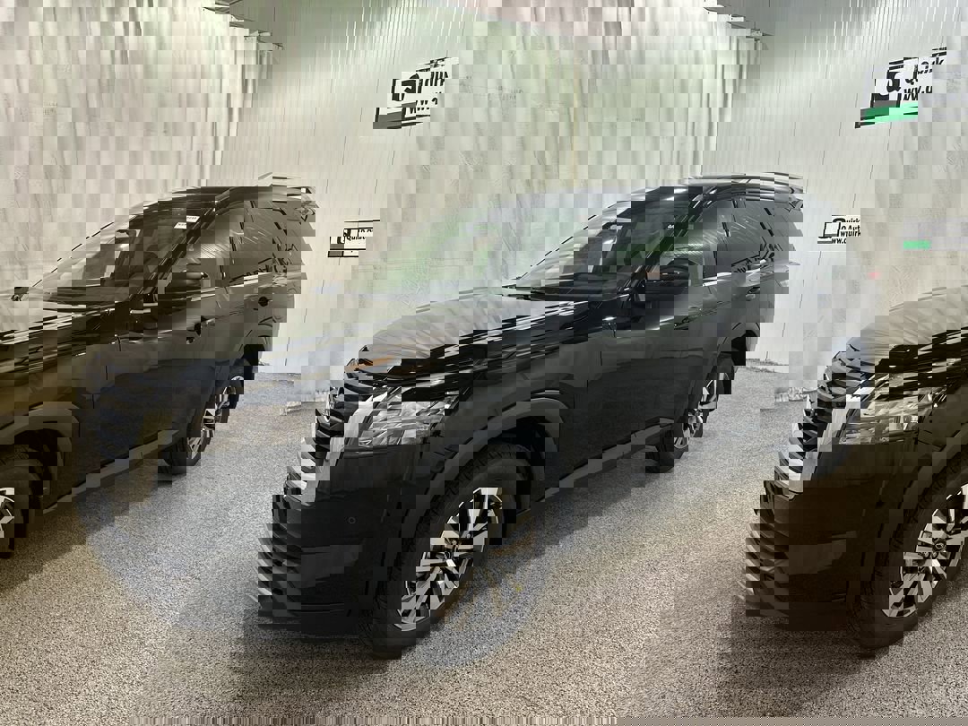 2025 Nissan Pathfinder SL photo 3