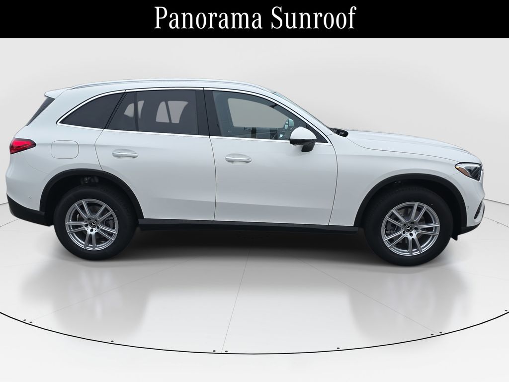 2025 Mercedes Benz GLC 300 4MATIC photo 4