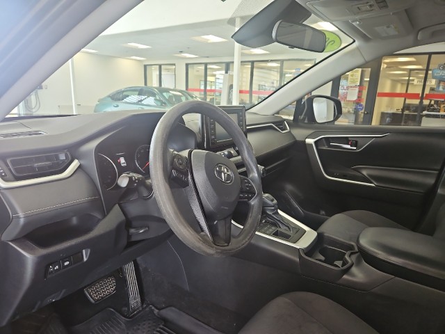Used 2019 GRAY Toyota XLE image 7