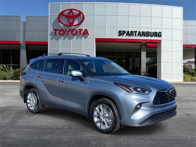 2024 Toyota Highlander Limited's photo