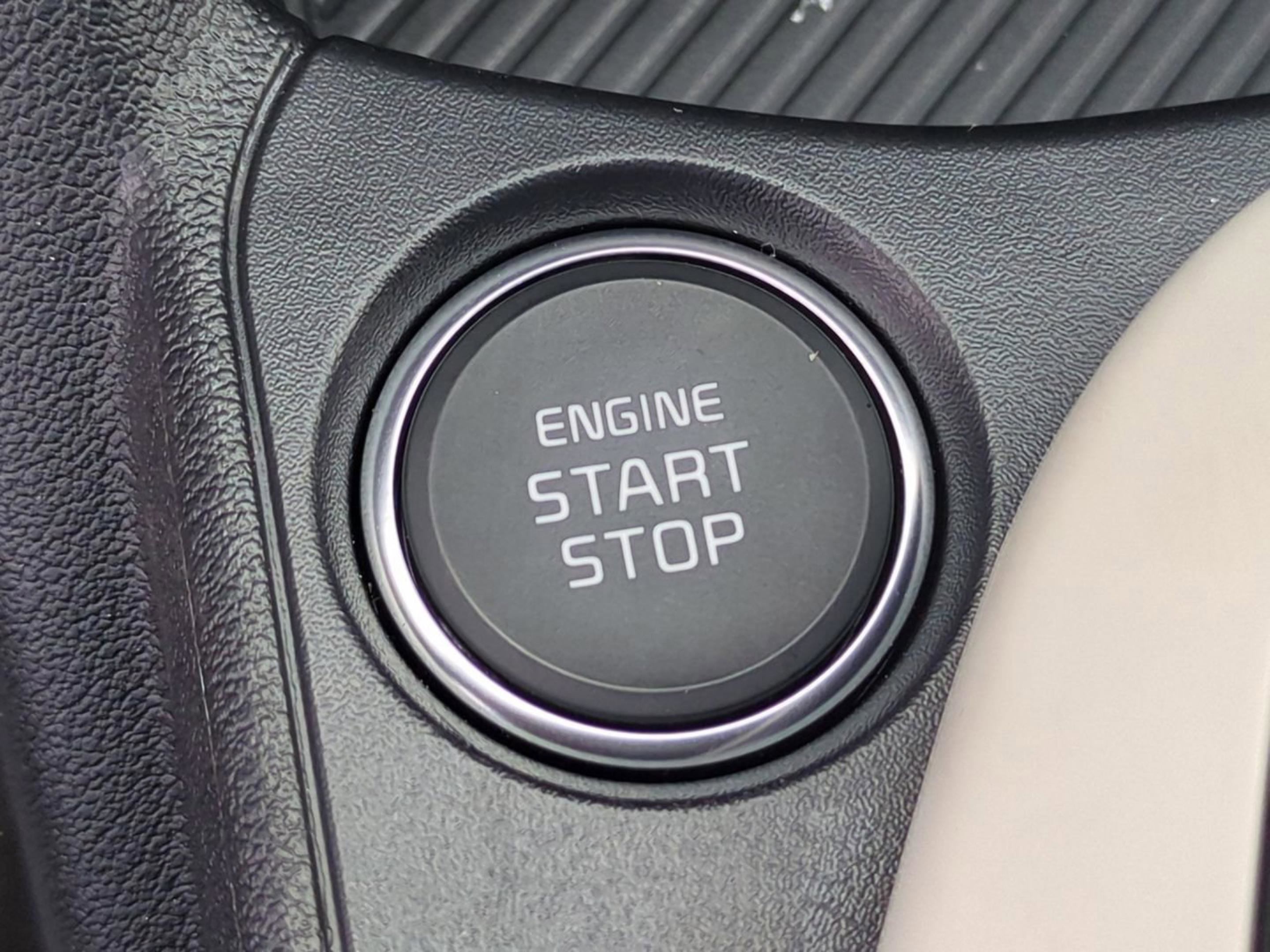 2025 Kia K4 GT-Line photo 26