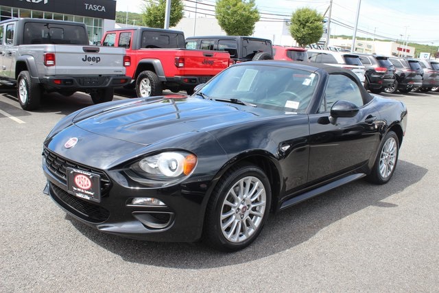 Used 2017 FIAT 124 Spider Classica with VIN JC1NFAEK6H0107938 for sale in Johnston, RI