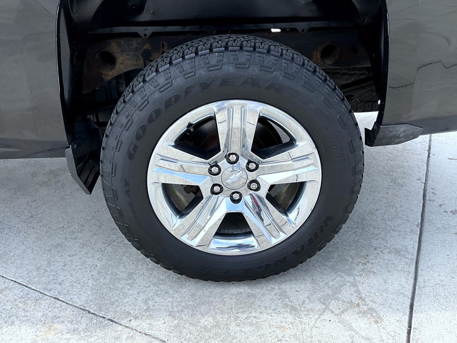 2017 Chevrolet Silverado 1500 Custom photo 19