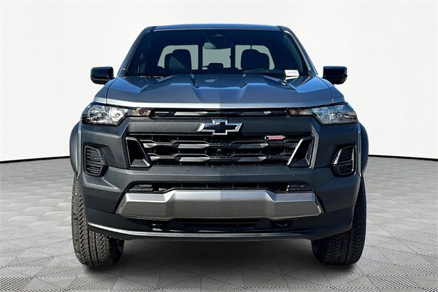2025 Chevrolet Colorado Trail Boss photo 2