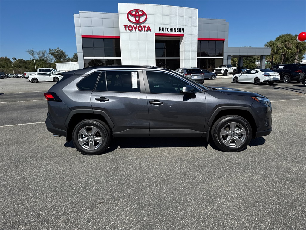 2025 Toyota RAV4 XLE photo 2