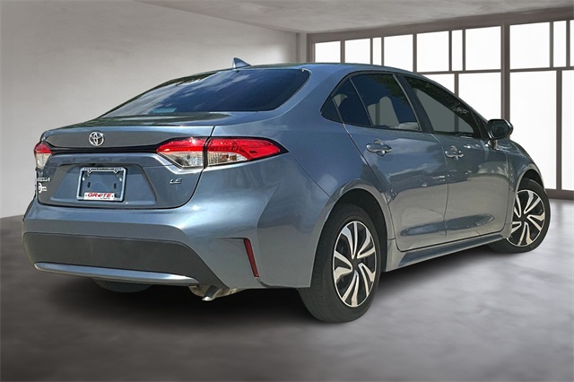 2022 Toyota Corolla LE photo 3