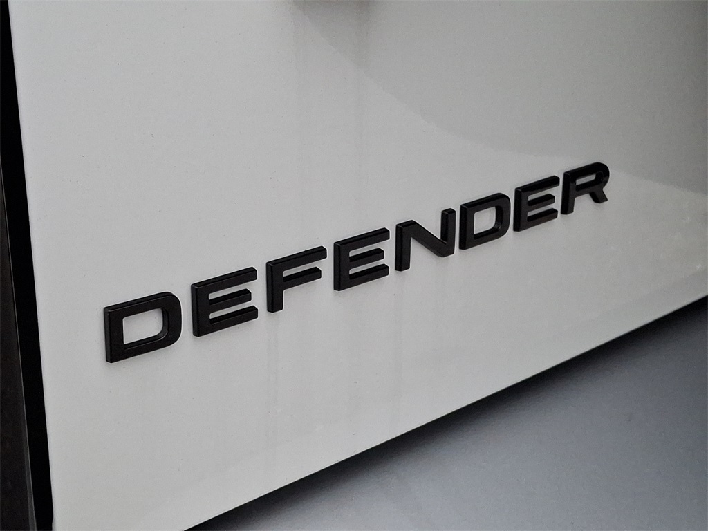 2025 Land Rover Defender 130 S photo 16