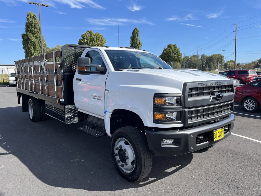 2025 Chevrolet Silverado 6500HD Work Truck photo 3