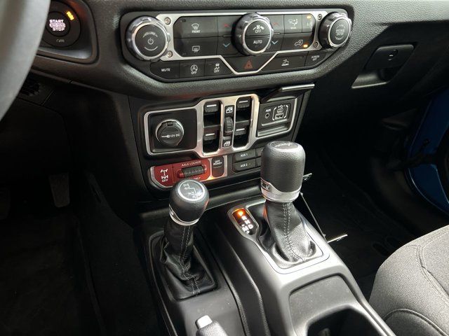 2024 Jeep Gladiator Willys photo 12