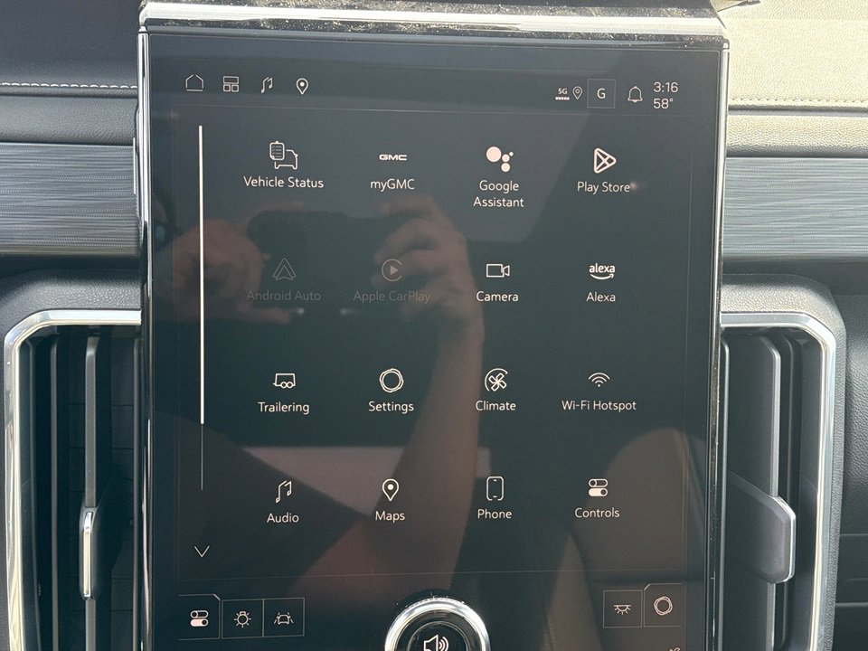 2025 GMC ACADIA - Image 22