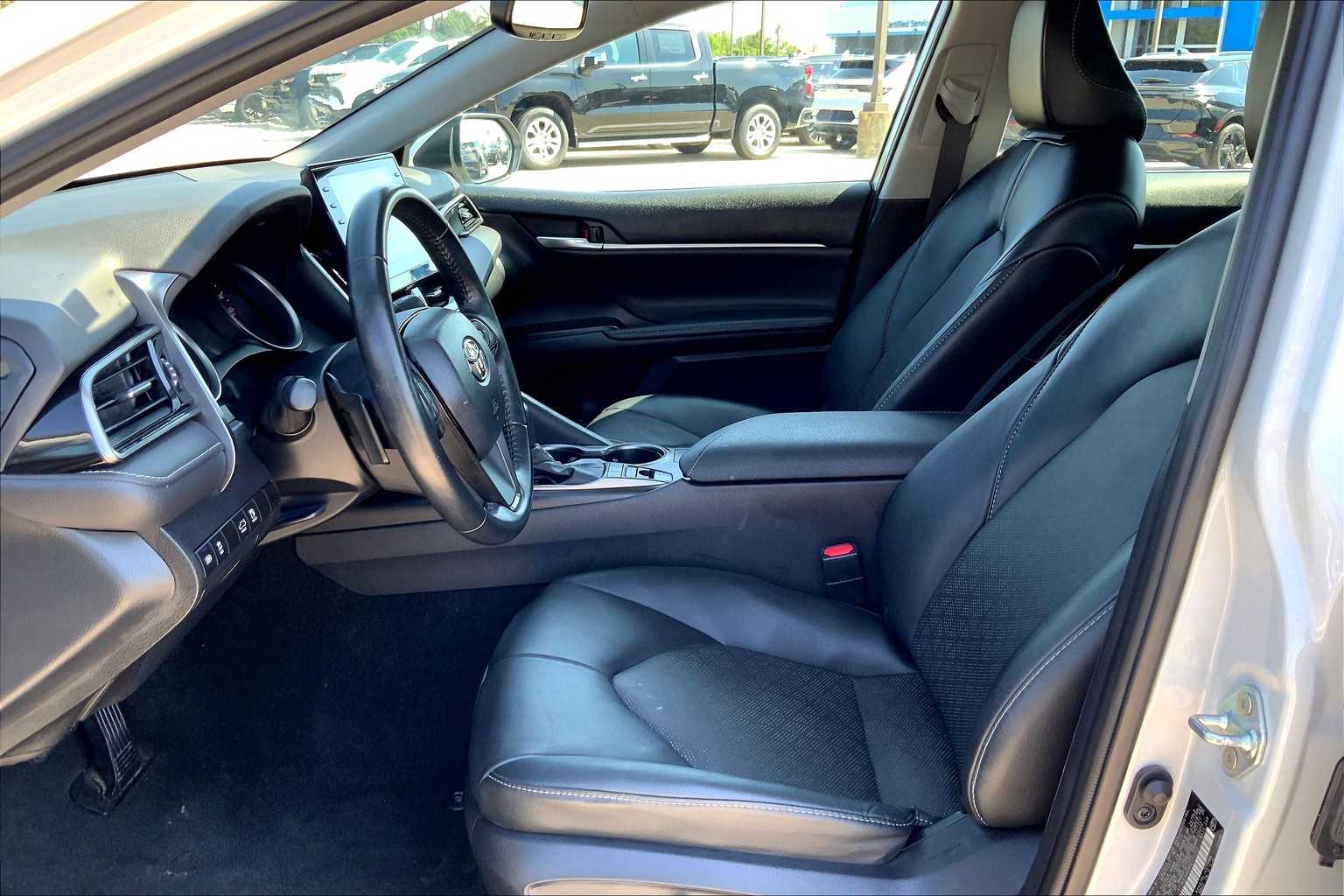 2023 Toyota Camry XSE photo 7