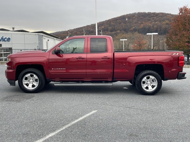 2018 Chevrolet Silverado 1500 LT photo 4