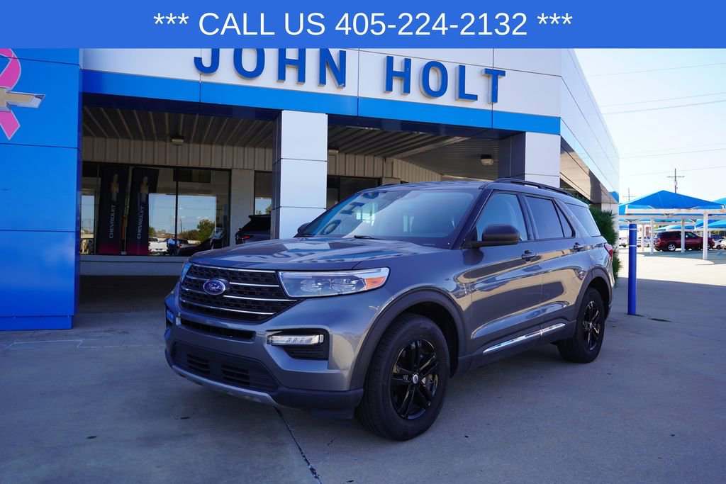 2023 Ford Explorer XLT's photo