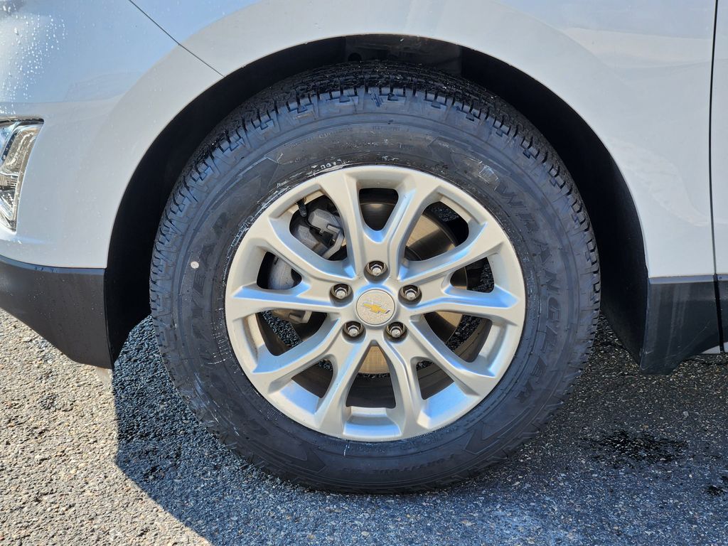 2020 Chevrolet Equinox LT photo 4