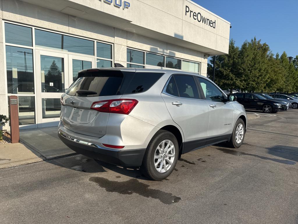 2021 Chevrolet Equinox LT photo 2