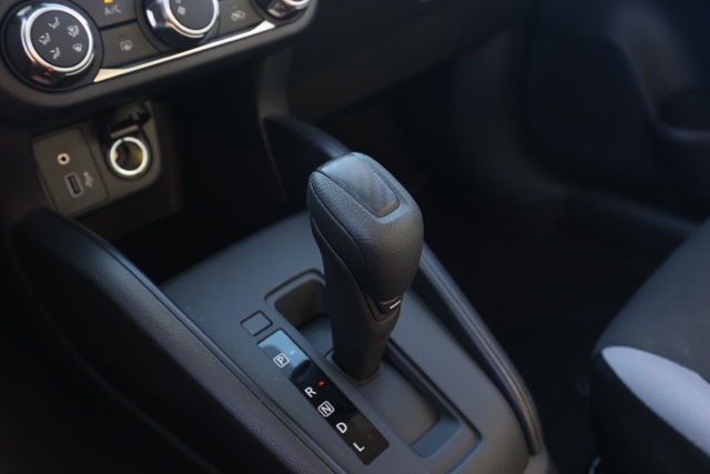 2025 Nissan Versa 1.6 S photo 25