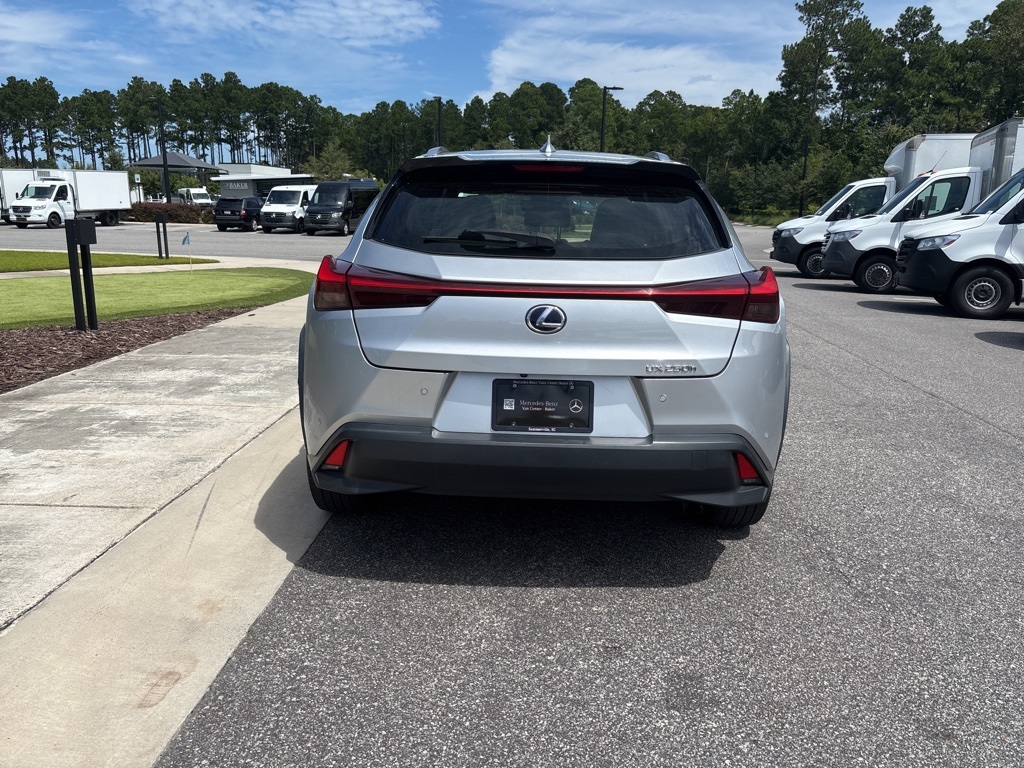 2020 Lexus UX 250h Premium photo 3