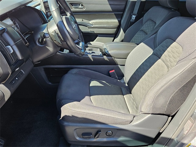 2024 Nissan Pathfinder SV photo 11