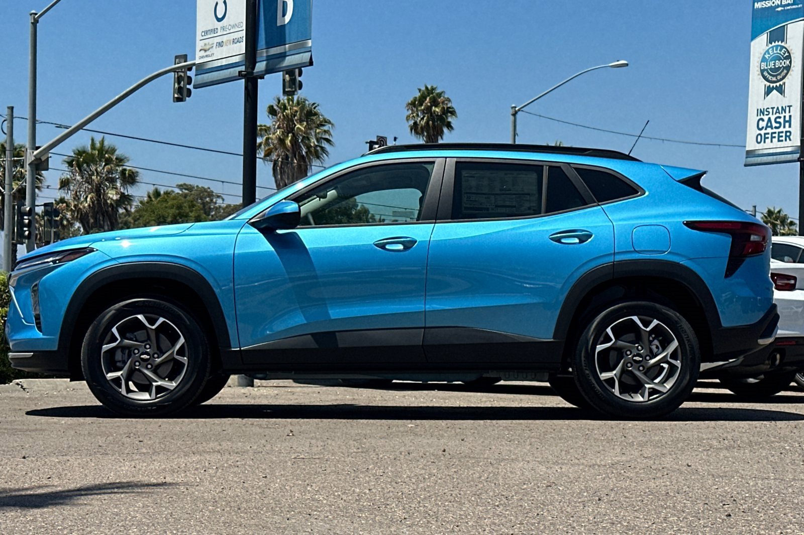 2025 Chevrolet Trax LT photo 7