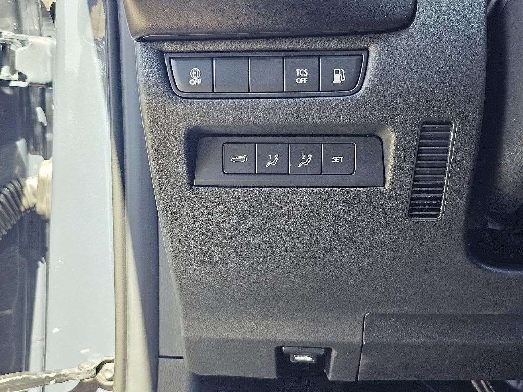 2025 Mazda CX-50 Premium photo 25