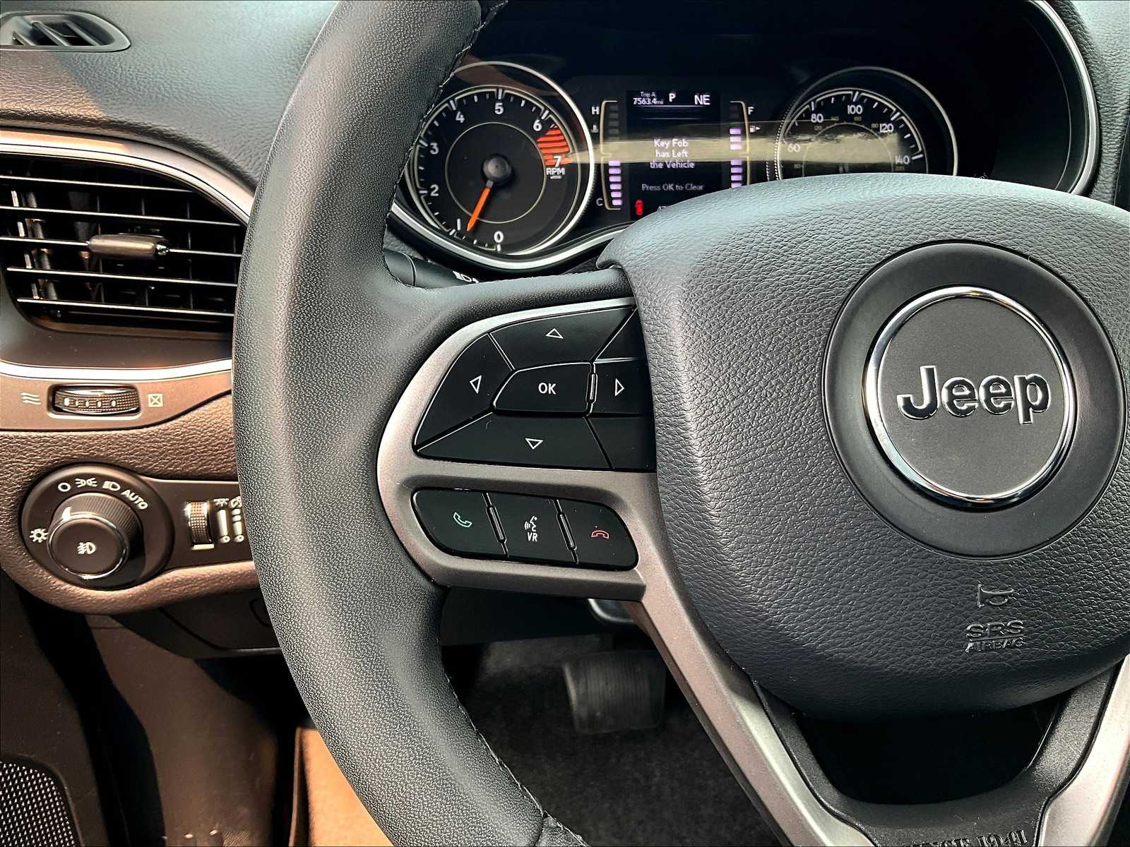 2020 Jeep Cherokee Latitude photo 22