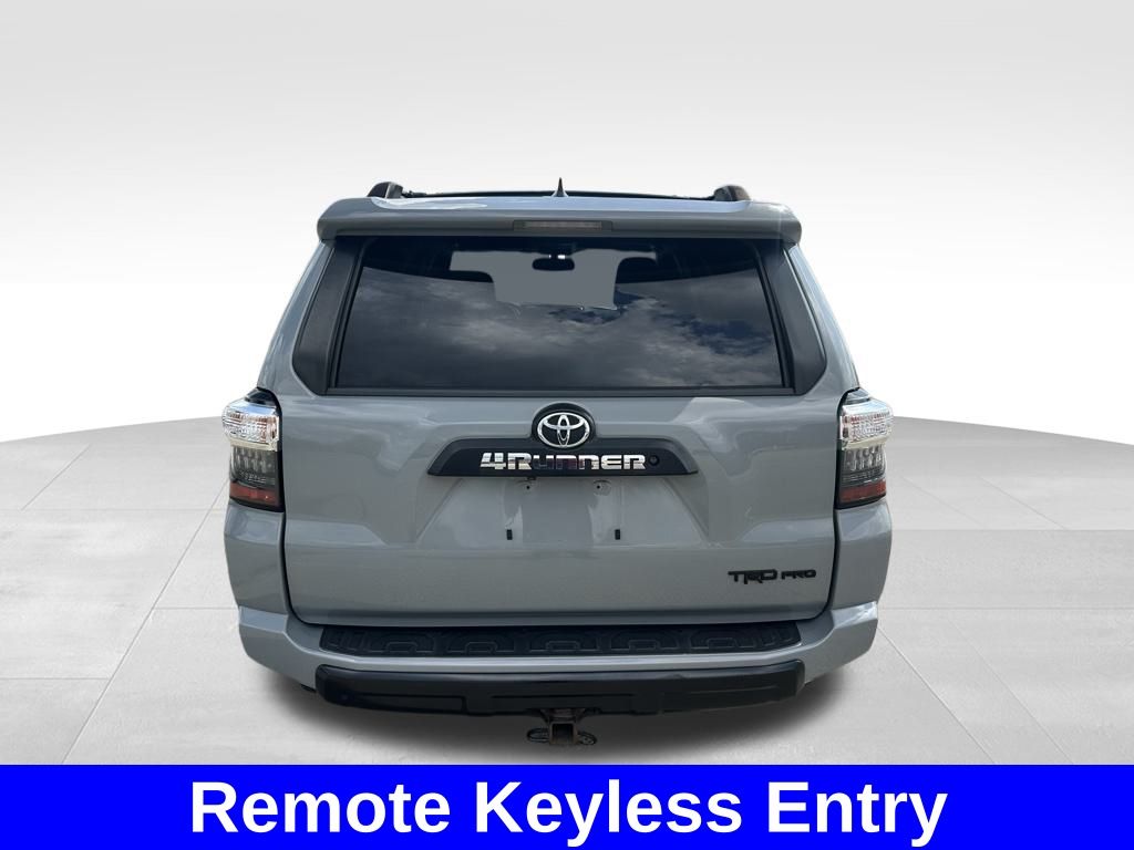 2017 Toyota 4Runner TRD Pro photo 2