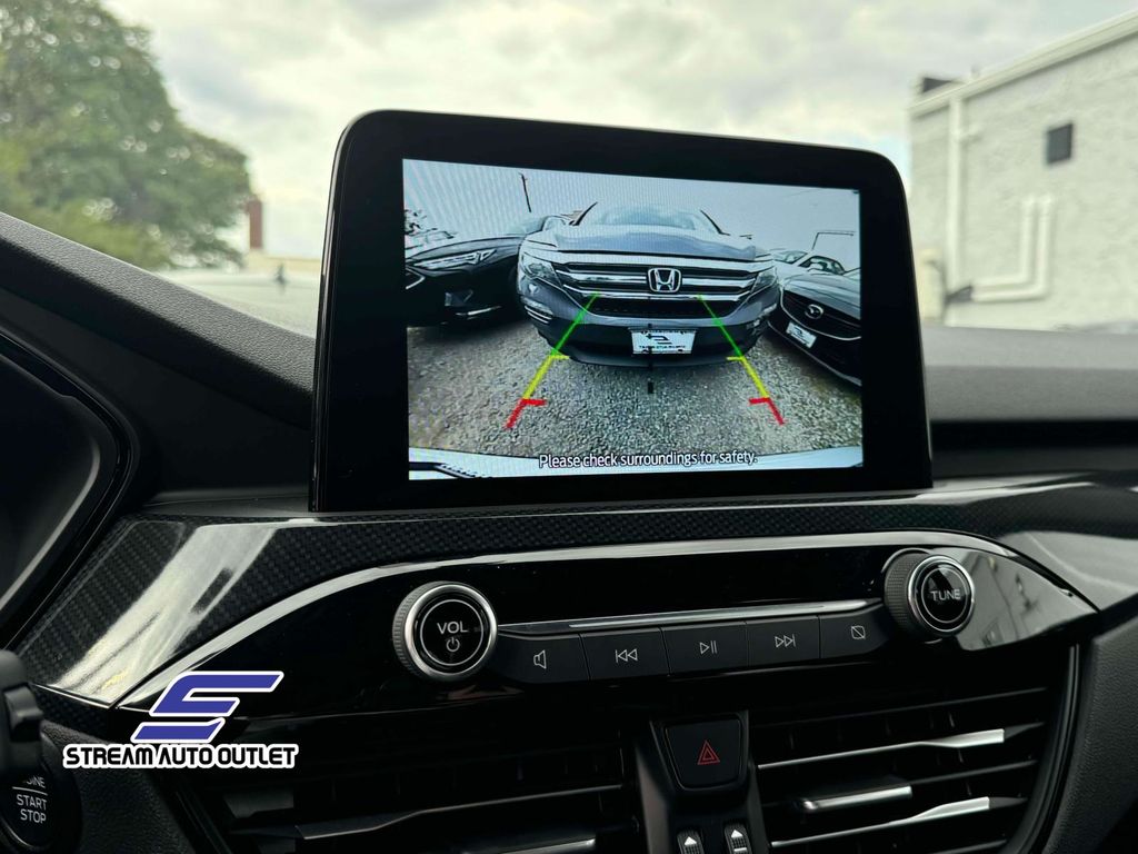 2024 Ford Escape ST-Line photo 23