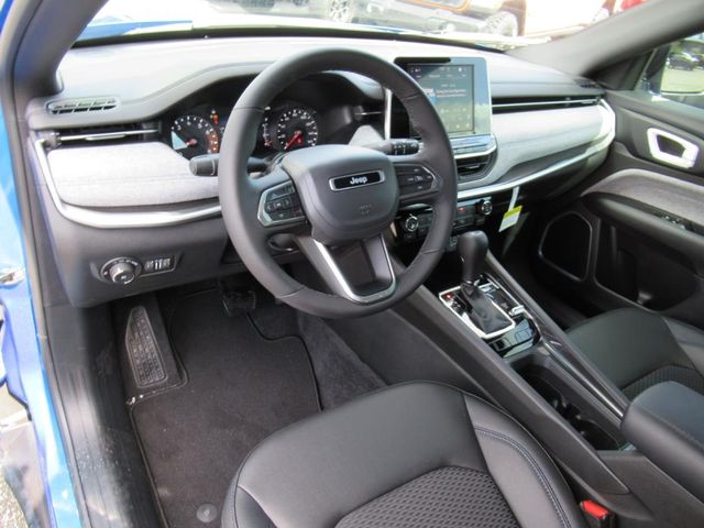 2025 Jeep Compass Latitude photo 15