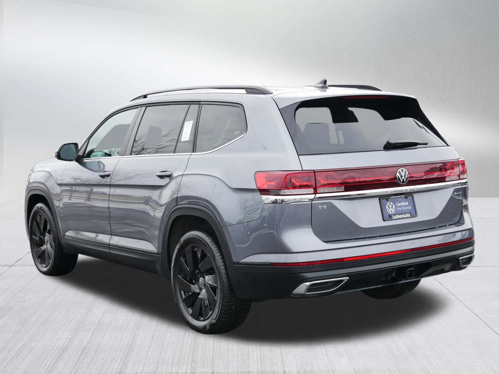 2025 Volkswagen Atlas SE Technology photo 2