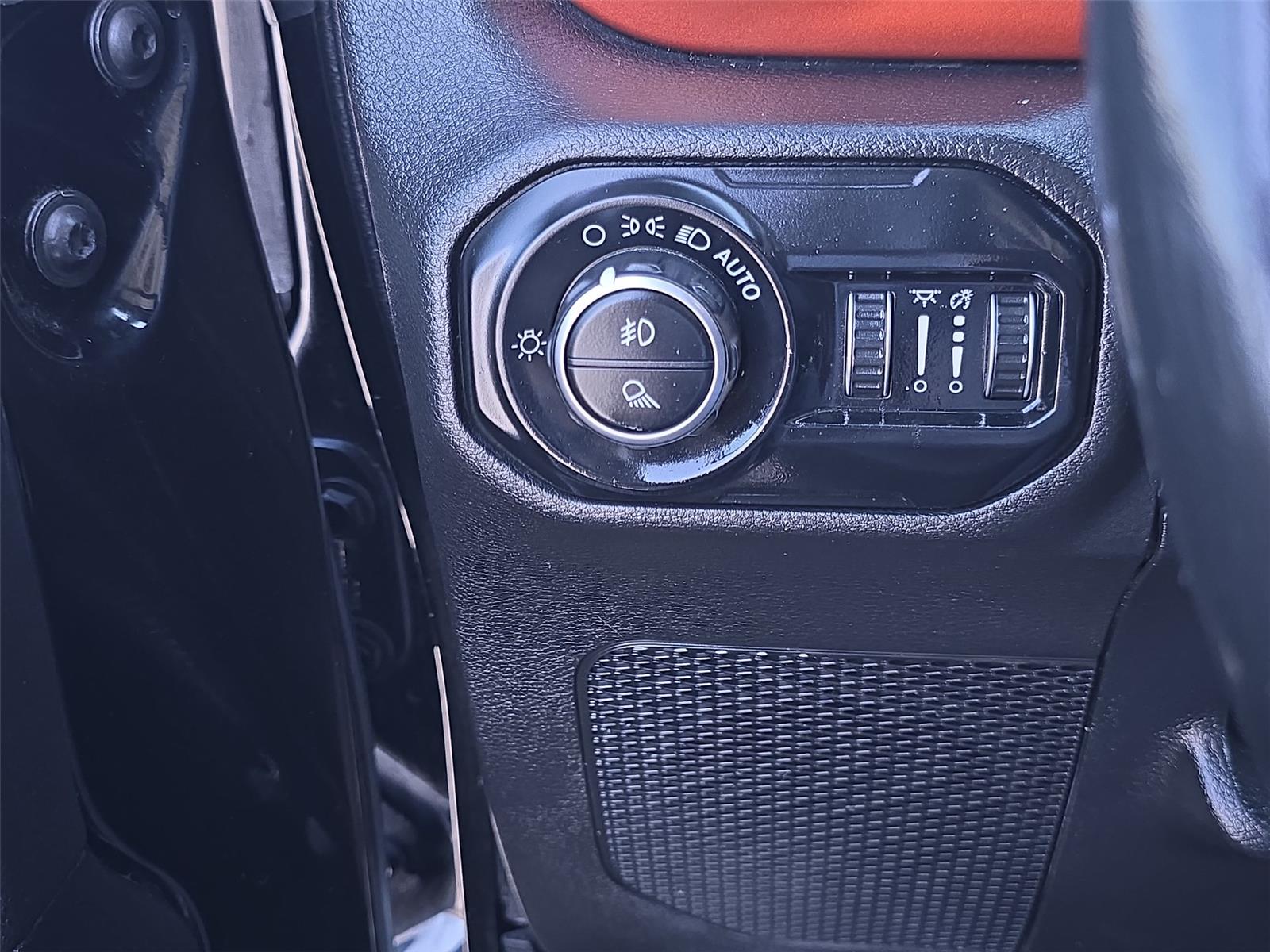 2020 Jeep Gladiator Rubicon photo 18