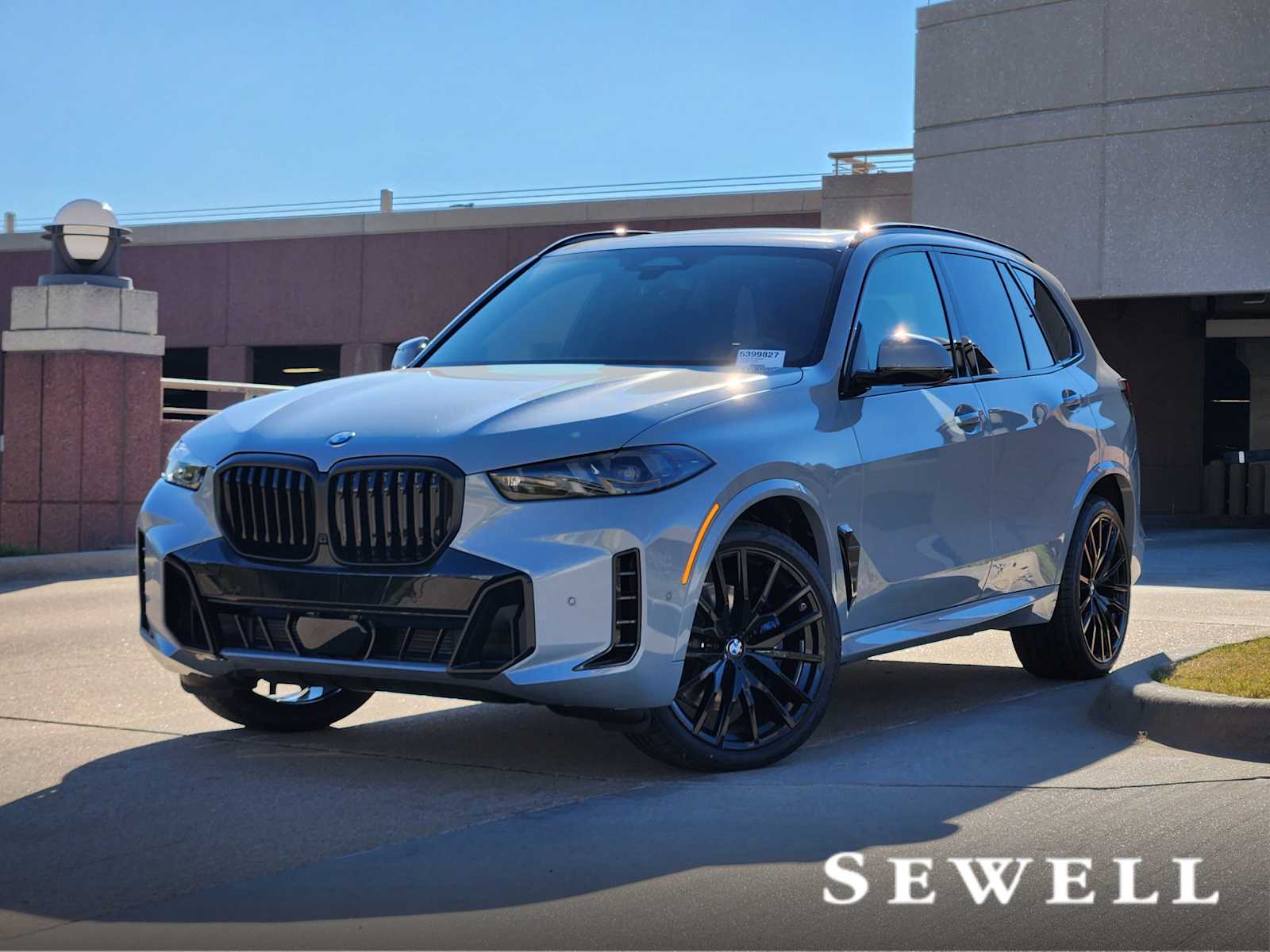 2026 BMW X5 40e's photo