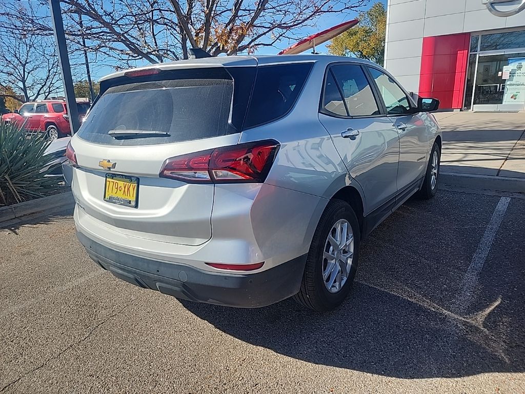 2022 Chevrolet Equinox LS photo 4