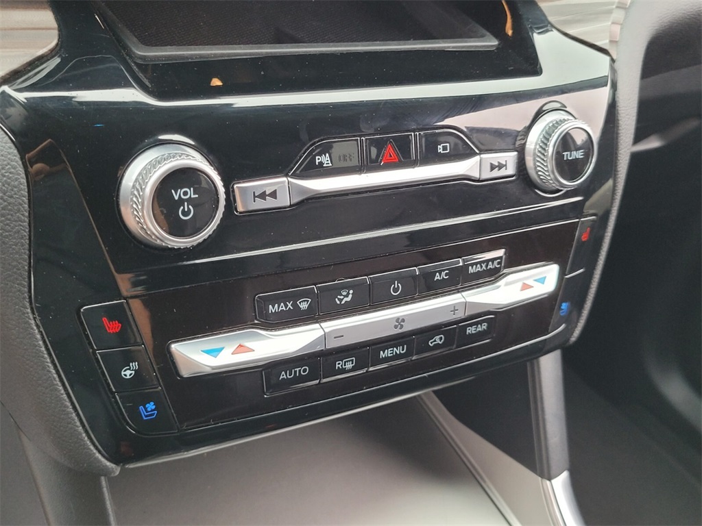 2023 Ford Explorer Limited photo 17