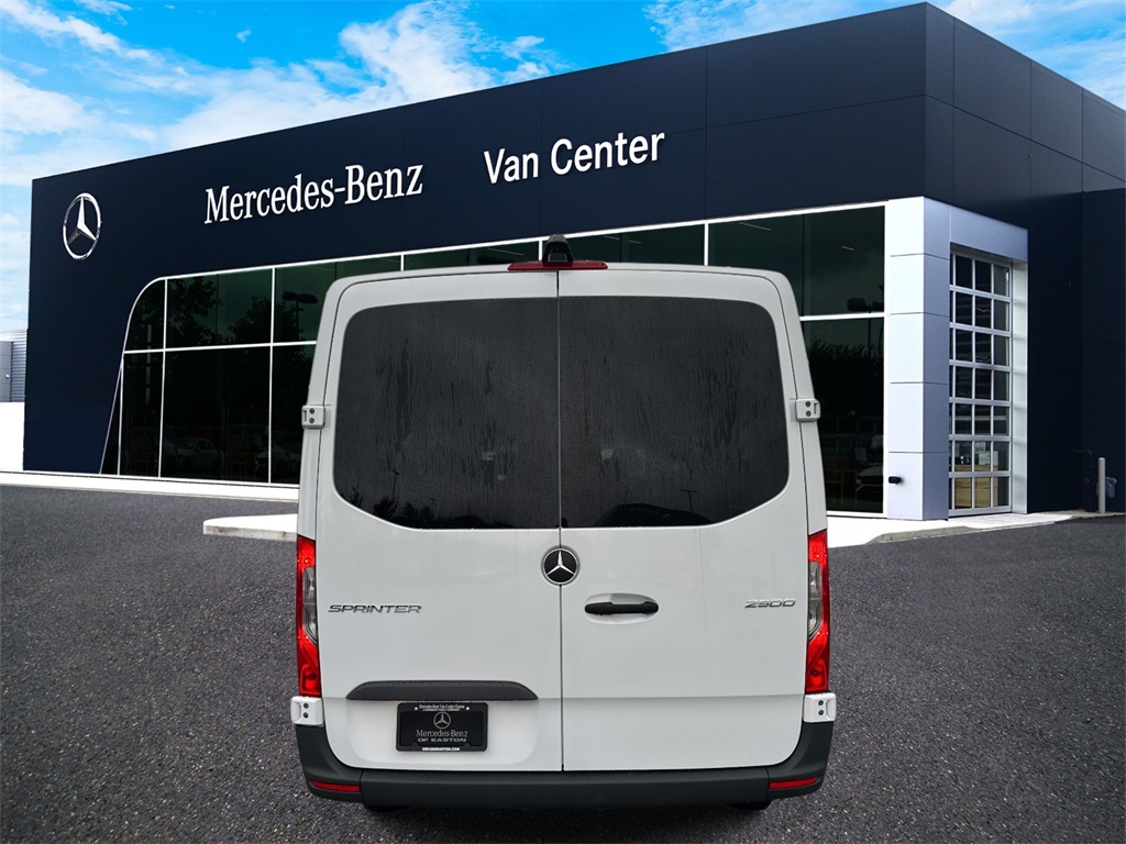 2026 Mercedes Benz Sprinter Crew Van photo 3