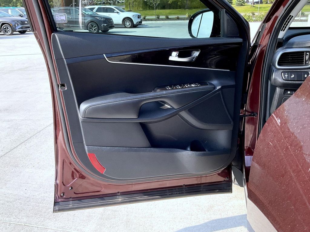 2019 Kia Sorento LX photo 9