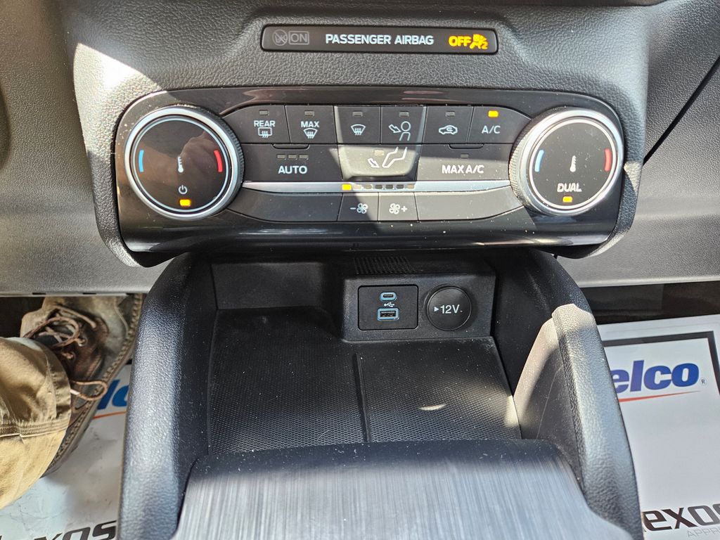 2022 Ford Escape Hybrid SE photo 15