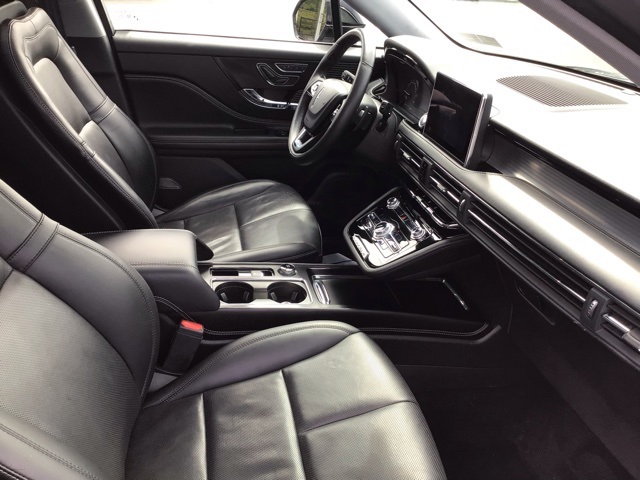 2022 Lincoln Corsair Standard photo 7