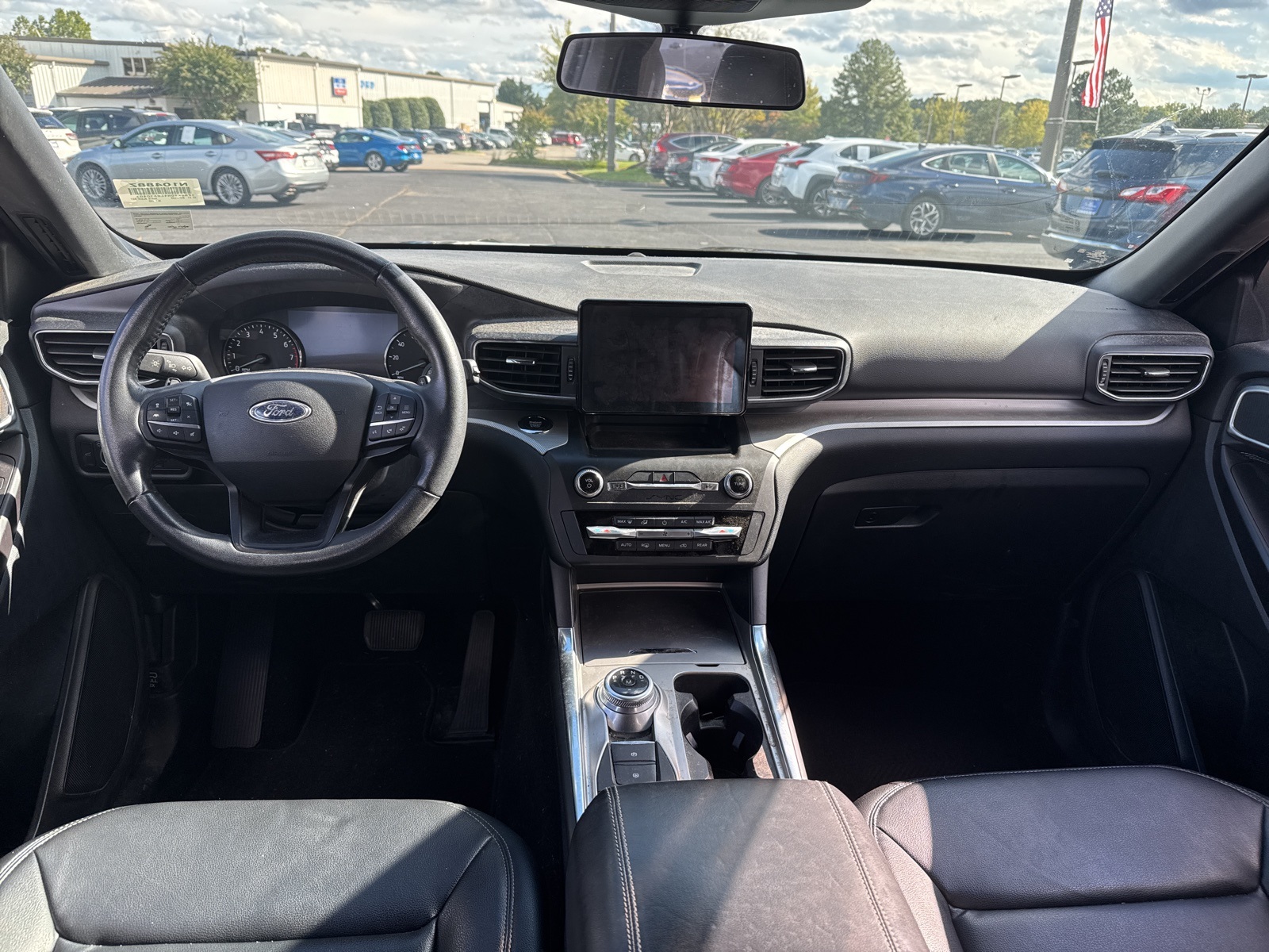 2020 Ford Explorer XLT photo 3